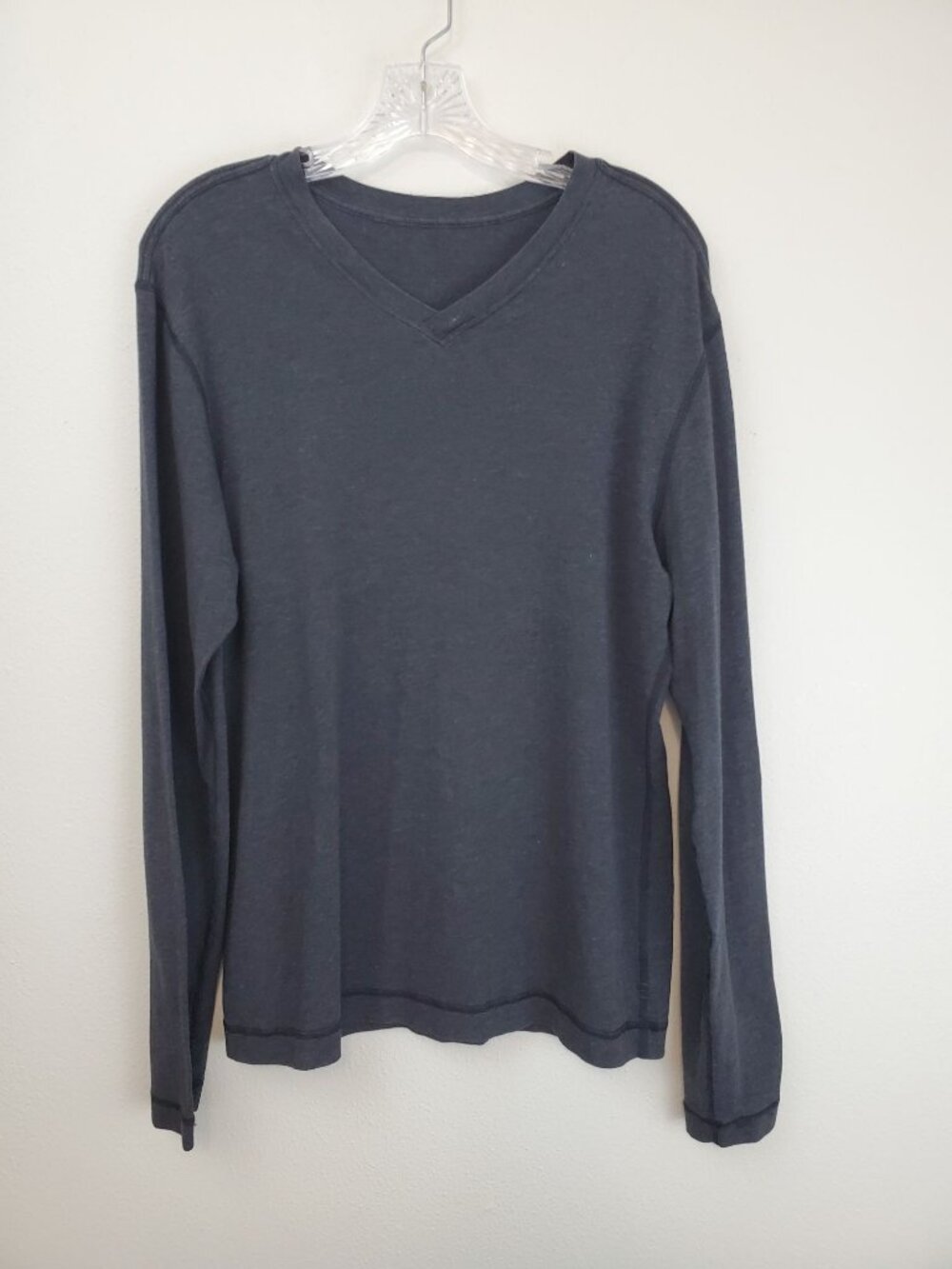 Lululemon men's long sleeve v-neck tee, dark gray